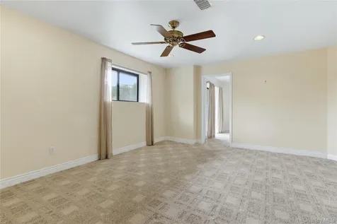 702 Scenic Lane Poughkeepsie NY 12603