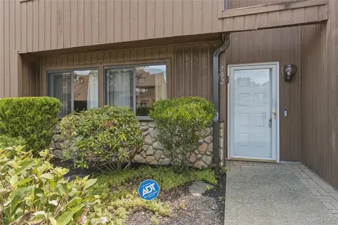 702 Scenic Lane Poughkeepsie NY 12603