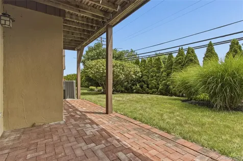 702 Scenic Lane Poughkeepsie NY 12603