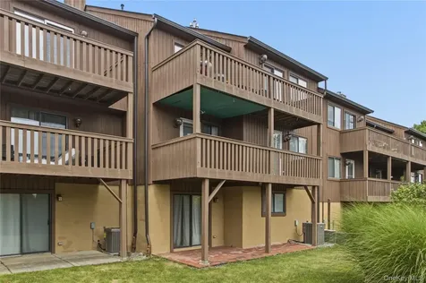 702 Scenic Lane Poughkeepsie NY 12603