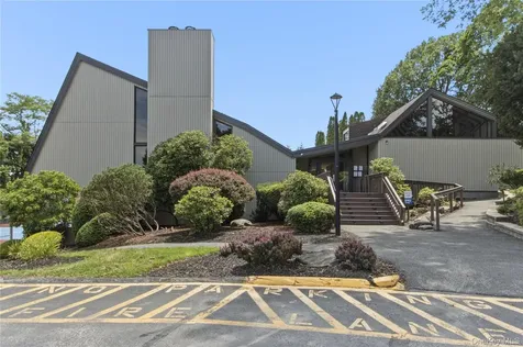 702 Scenic Lane Poughkeepsie NY 12603