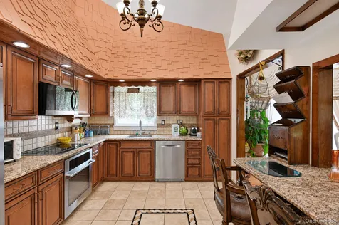 30 Dalewood Drive Hartsdale NY 10530