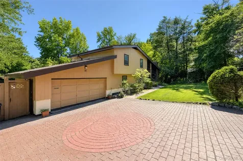 30 Dalewood Drive Hartsdale NY 10530