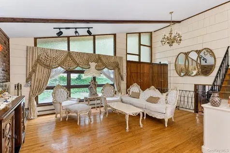 30 Dalewood Drive Hartsdale NY 10530