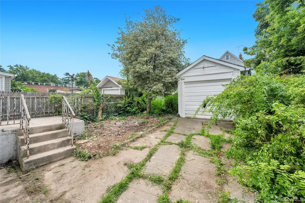 217-08 110th Road Queens Village NY 11429