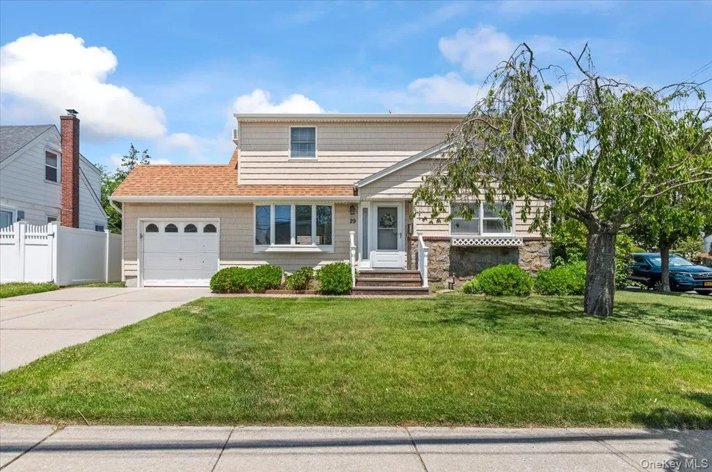 29 Edward Street Bethpage NY 11714