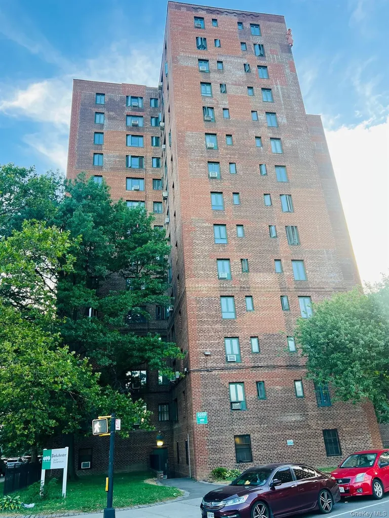 2059 Mcgraw Avenue 10c Bronx NY 10462