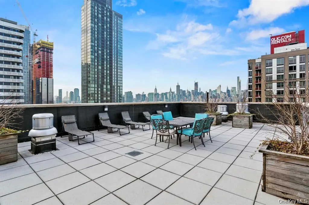 24-15 Queens Plaza N Long Island City NY 11101