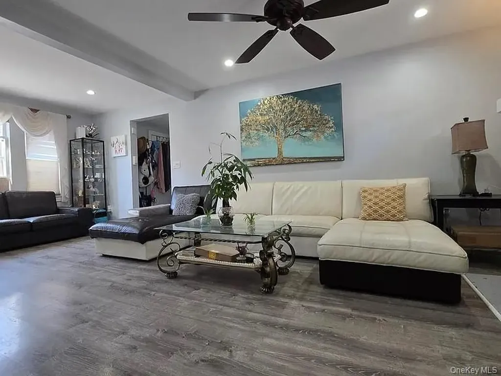 170 E Mineola Avenue Valley Stream NY 11580