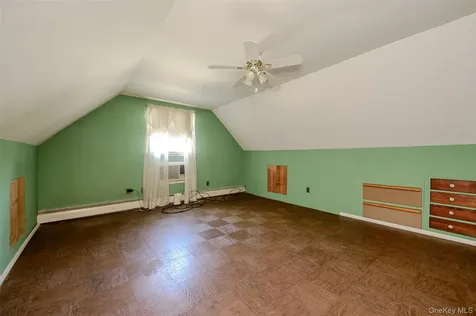 87 Central Park Road Plainview NY 11803