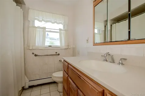87 Central Park Road Plainview NY 11803