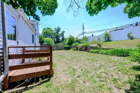 87 Central Park Road Plainview NY 11803