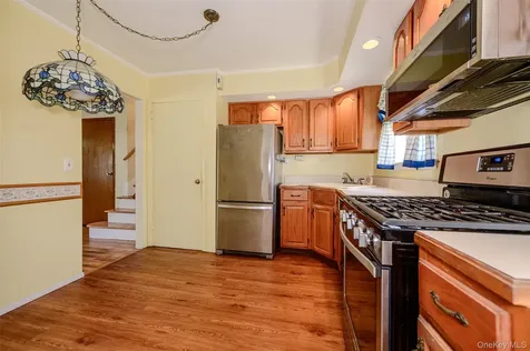 87 Central Park Road Plainview NY 11803
