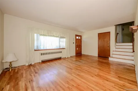 87 Central Park Road Plainview NY 11803