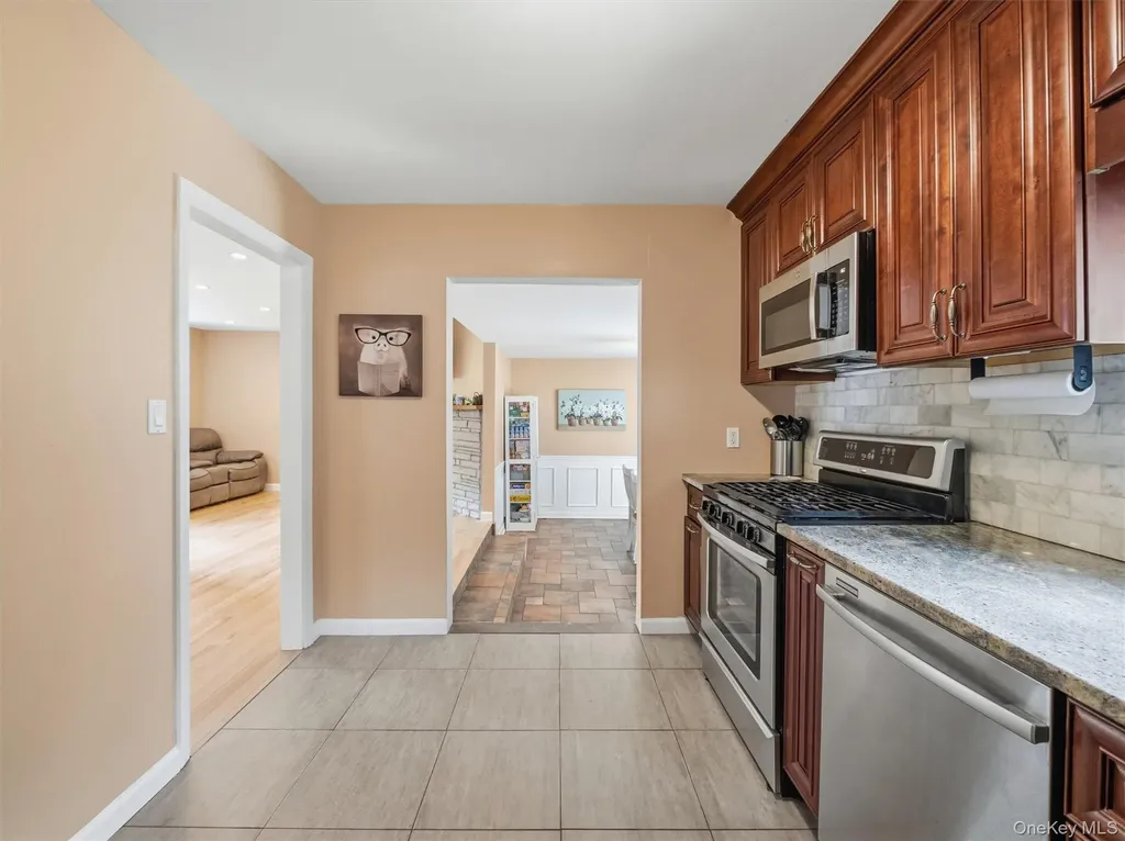 15 Summit Avenue New City NY 10956