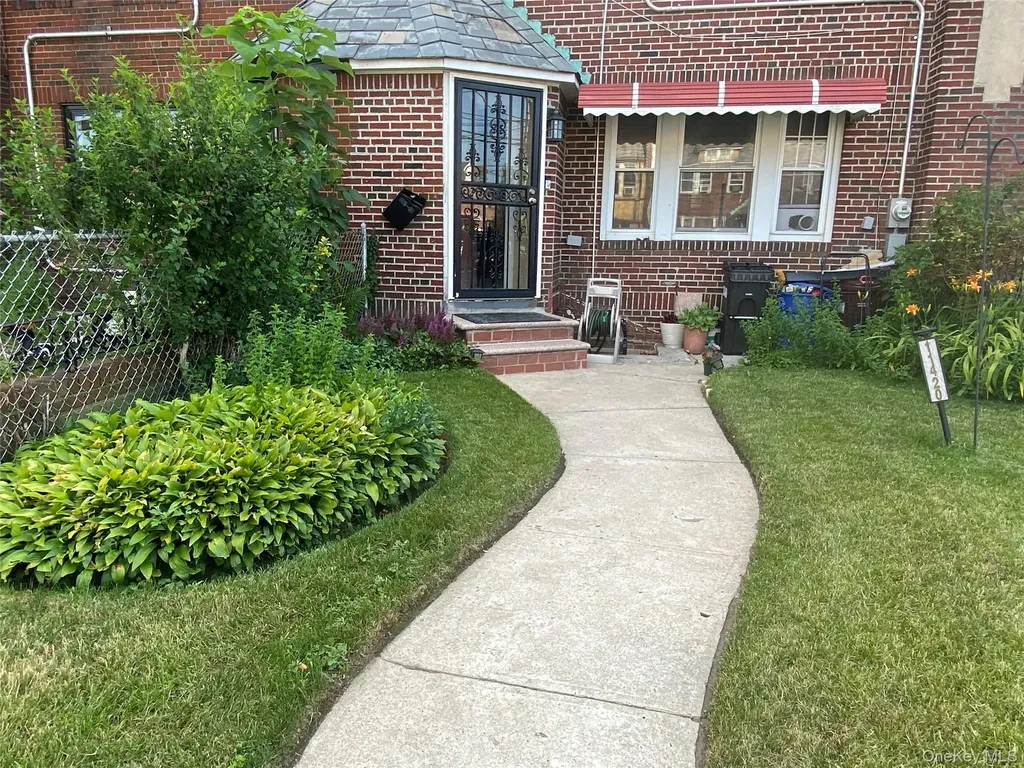 11420 201st Street Saint Albans NY 11412