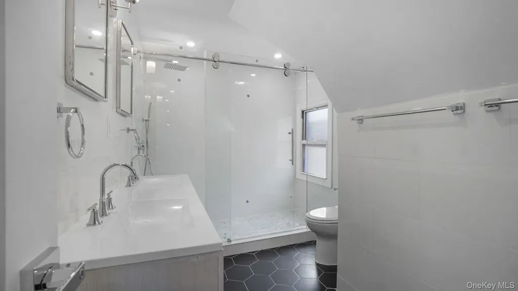 2716 Gunther Avenue Bronx NY 10469