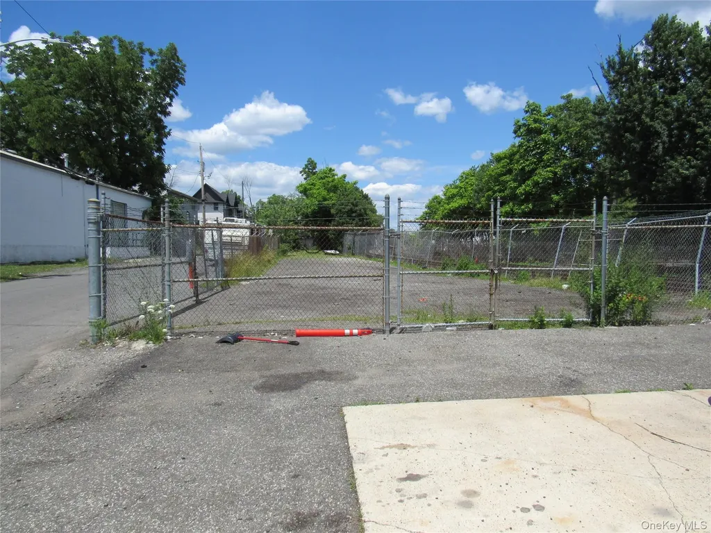 1 Hoffman Street Spring Valley NY 10977