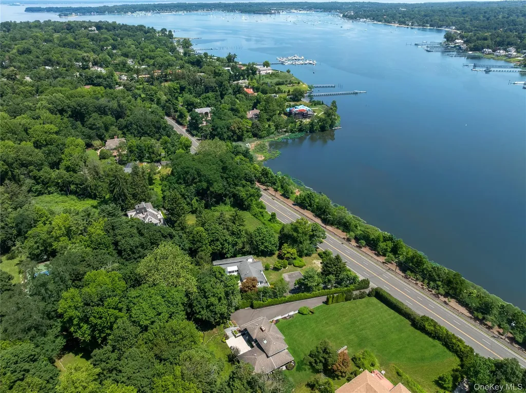 353 E Shore Road Great Neck NY 11023