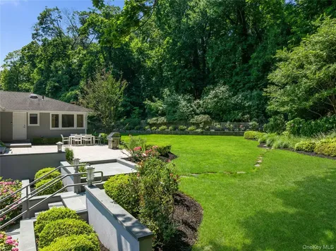 353 E Shore Road Great Neck NY 11023