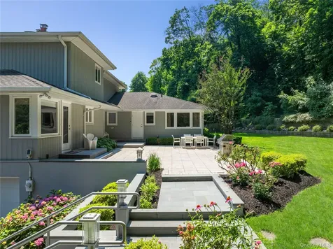353 E Shore Road Great Neck NY 11023