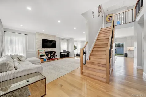 2245 Plum Tree Road N Westbury NY 11590