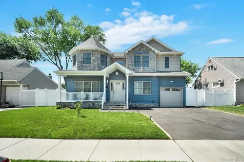 2245 Plum Tree Road N Westbury NY 11590