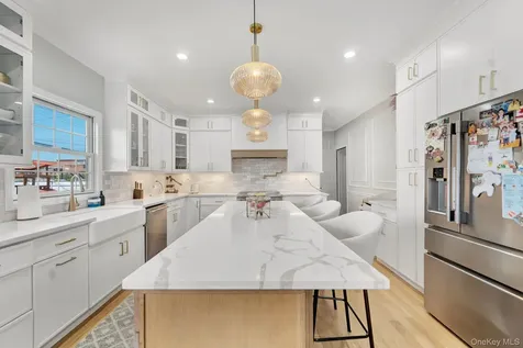 2245 Plum Tree Road N Westbury NY 11590