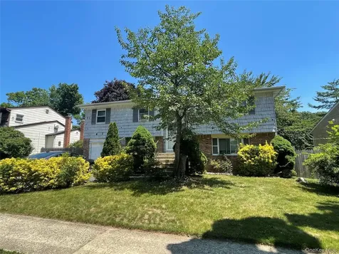 110 Greenway Drive S Syosset NY 11791