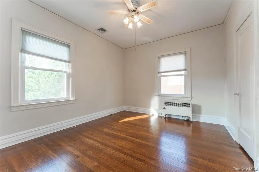 942 Greenfield Road Woodmere NY 11598