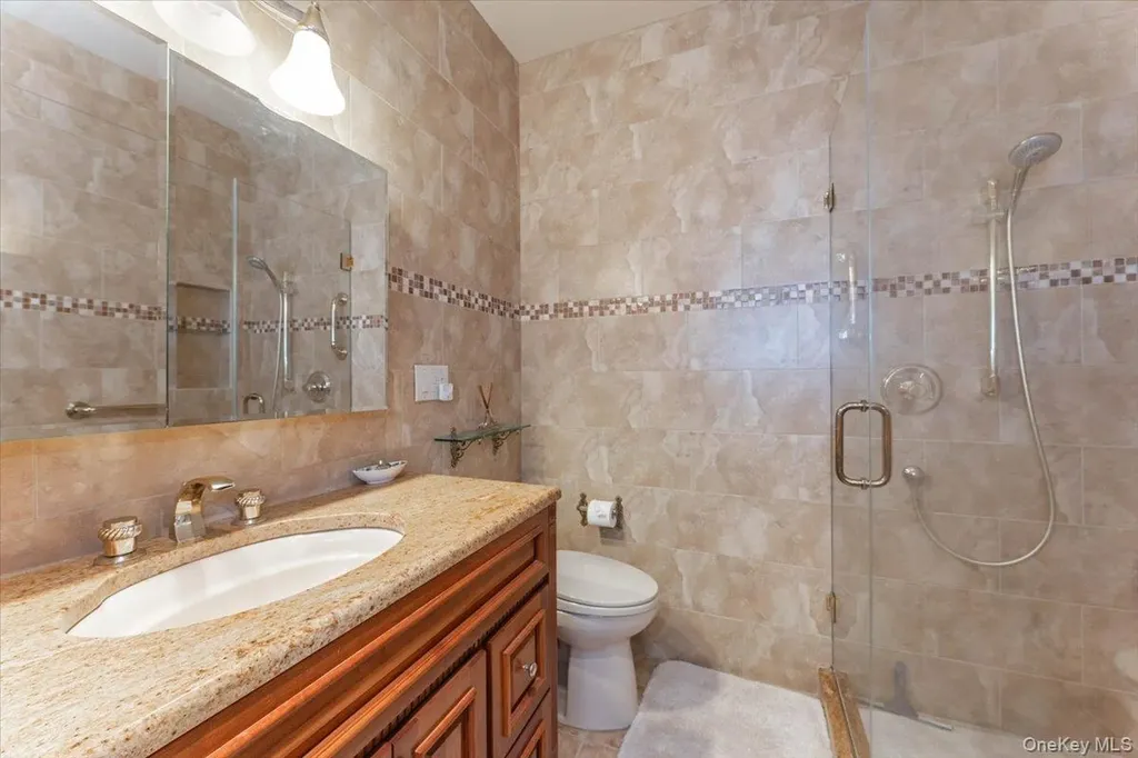 942 Greenfield Road Woodmere NY 11598