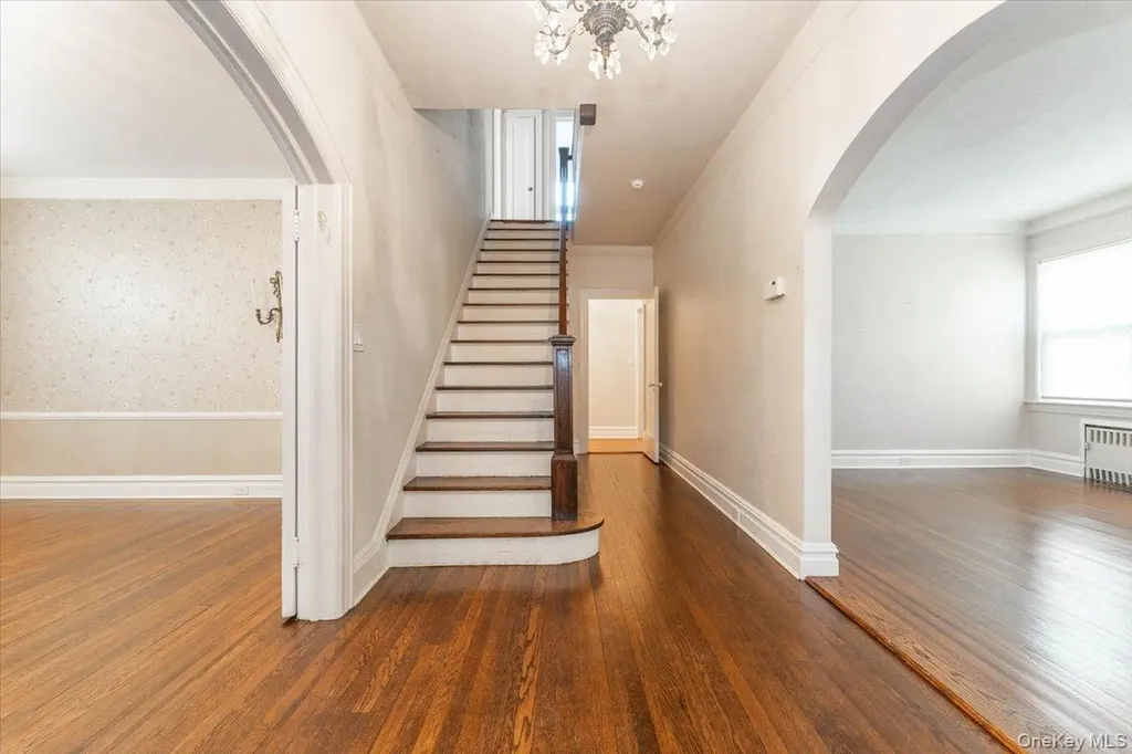 942 Greenfield Road Woodmere NY 11598