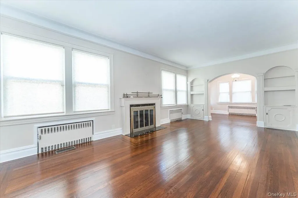 942 Greenfield Road Woodmere NY 11598