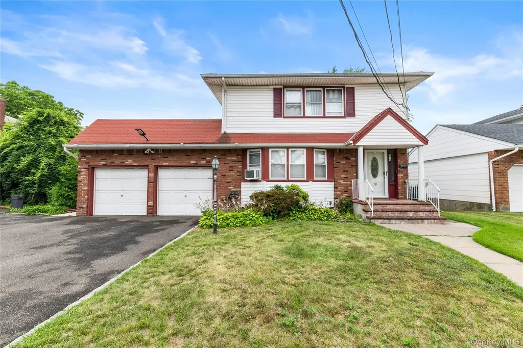 174 S Long Beach Road Rockville Centre NY 11570