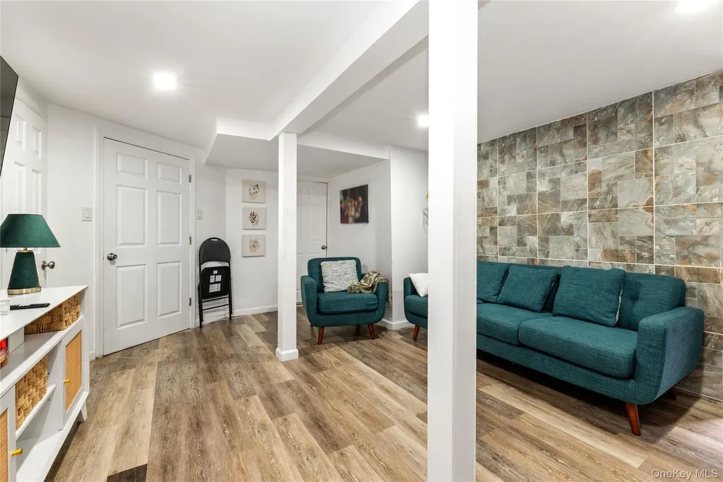 174 S Long Beach Road Rockville Centre NY 11570