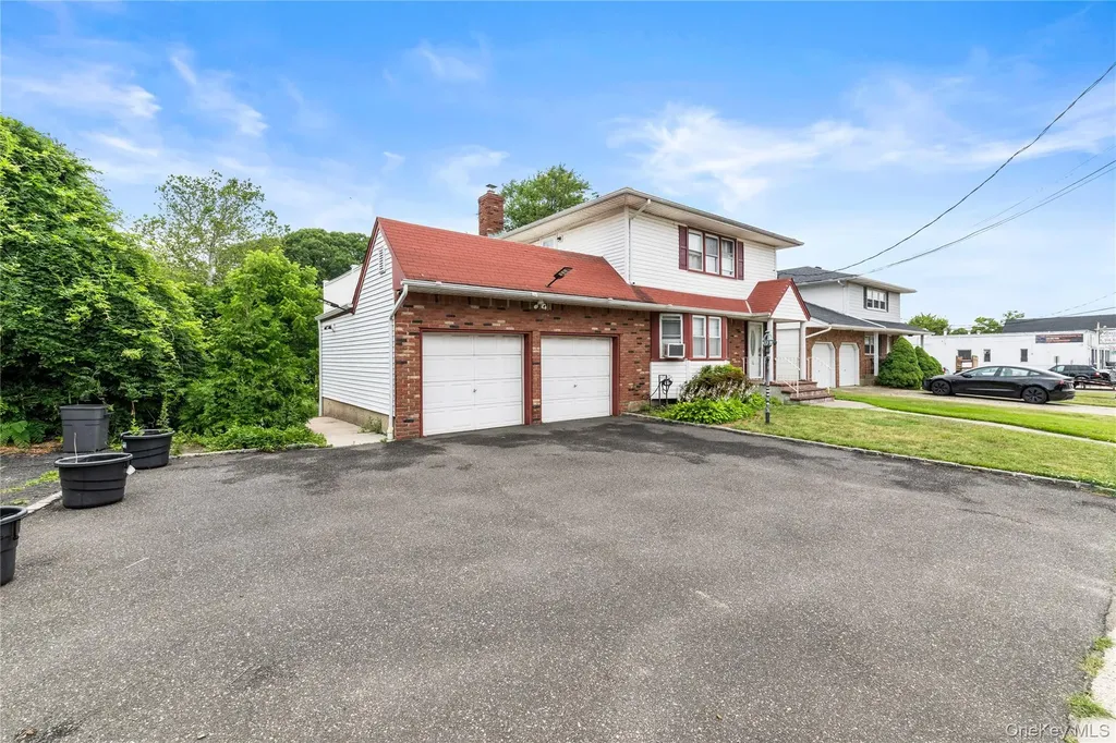 174 S Long Beach Road Rockville Centre NY 11570