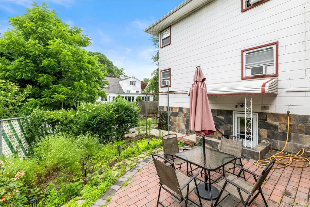 174 S Long Beach Road Rockville Centre NY 11570