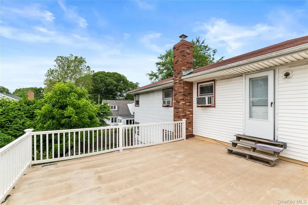 174 S Long Beach Road Rockville Centre NY 11570