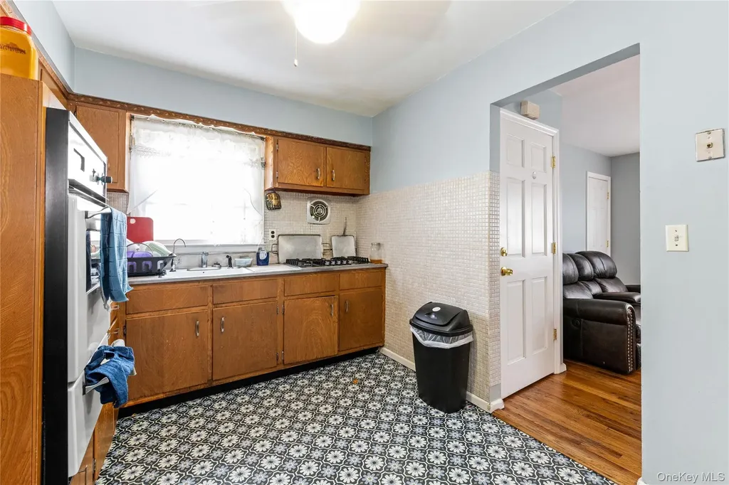 174 S Long Beach Road Rockville Centre NY 11570