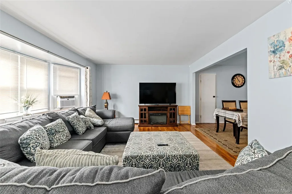 174 S Long Beach Road Rockville Centre NY 11570