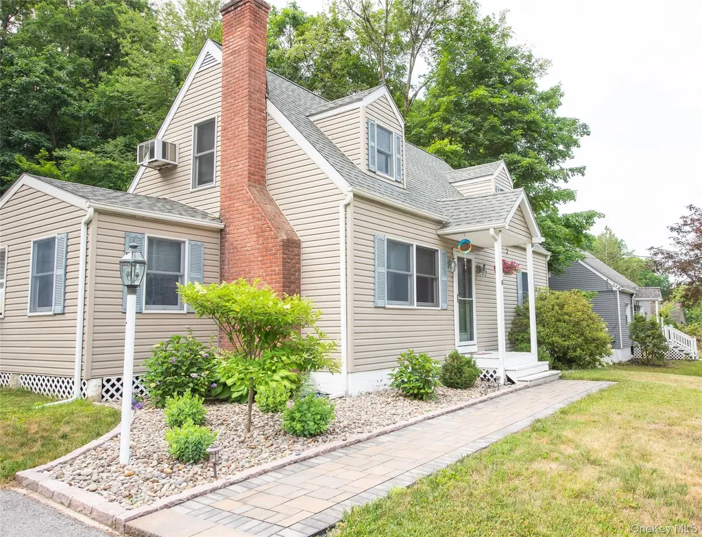 8 Stanley Street Poughkeepsie NY 12603