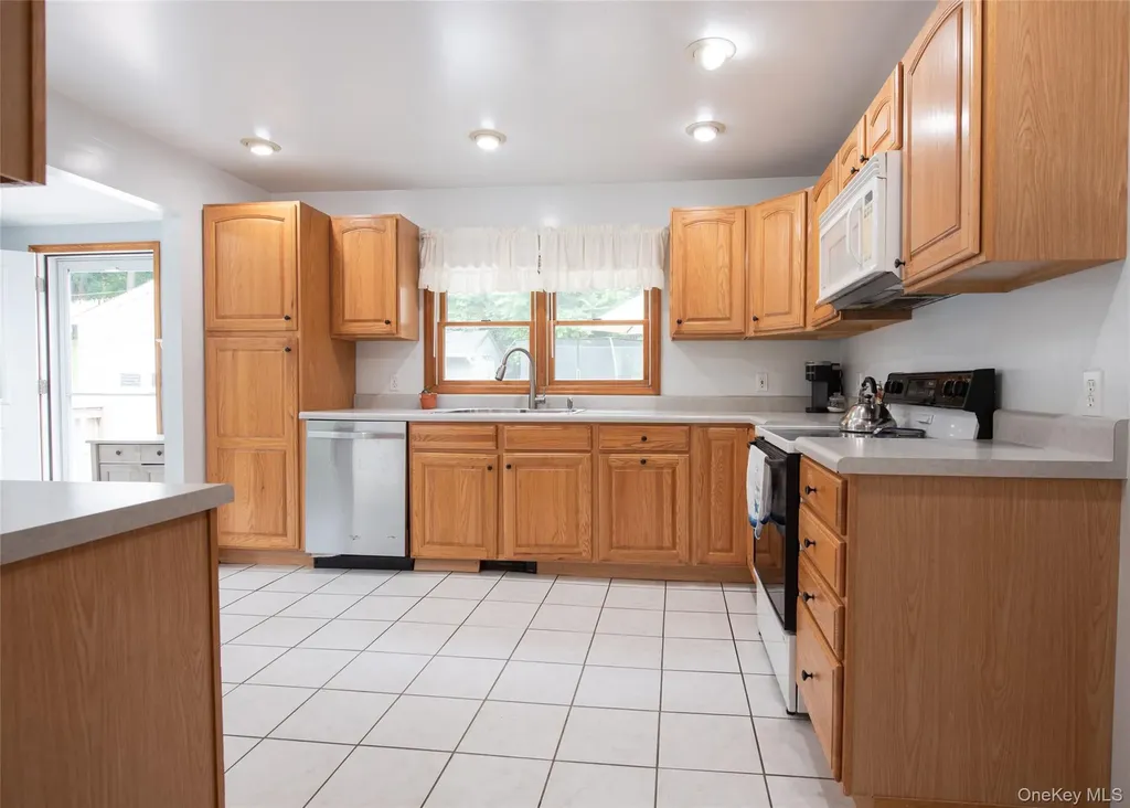 8 Stanley Street Poughkeepsie NY 12603