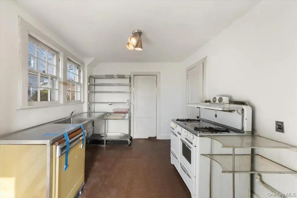 310 W 263rd Street Bronx NY 10471