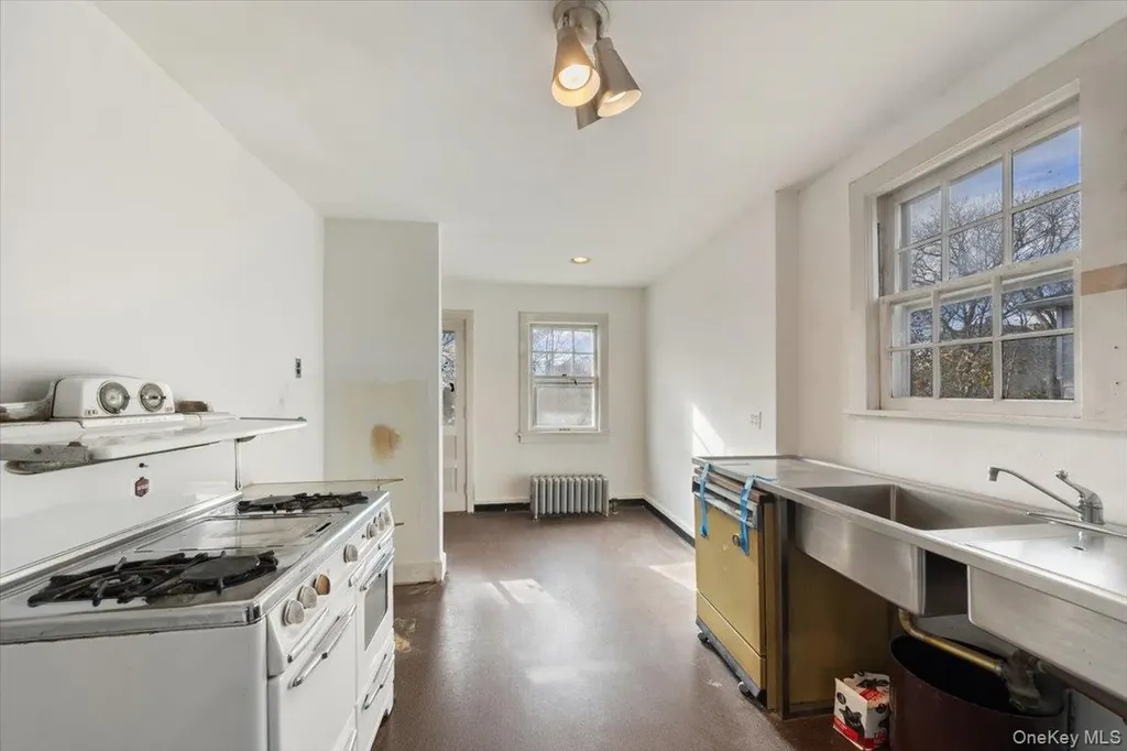 310 W 263rd Street Bronx NY 10471