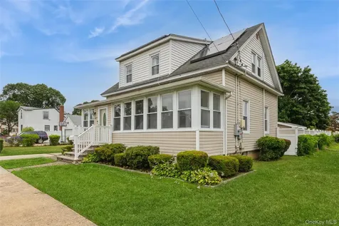 469 Chester Street Uniondale NY 11553