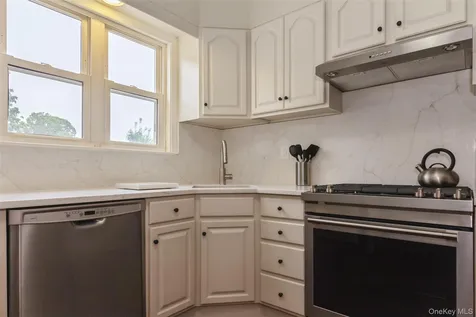 469 Chester Street Uniondale NY 11553