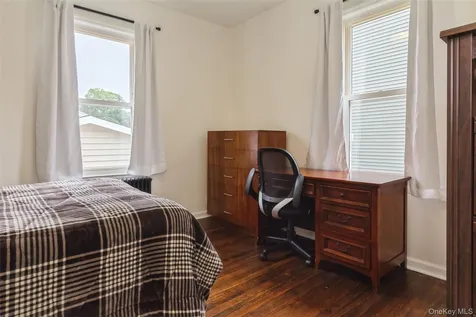 469 Chester Street Uniondale NY 11553