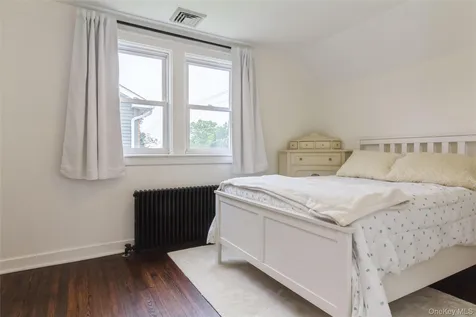 469 Chester Street Uniondale NY 11553