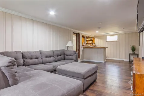 469 Chester Street Uniondale NY 11553