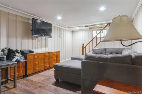 469 Chester Street Uniondale NY 11553